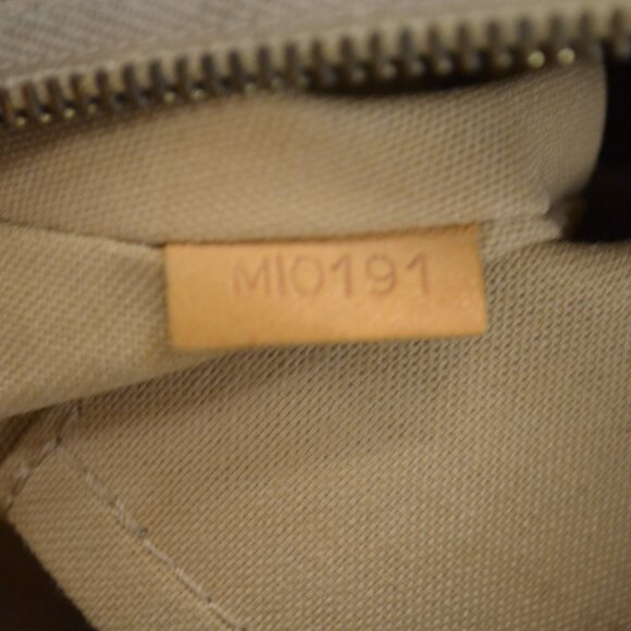 Authentic LOUIS VUITTON Siracusa White Damier Azur Shoulder Bag with COA(GUC) - Picture 11 of 12